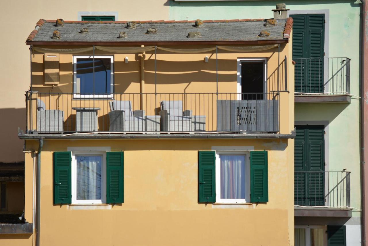 L' Attico Giallo Oro Di Giulia Manarola Eksteriør bilde